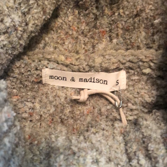 New Moon & Madison Cozy Collection Turtleneck Sweater - Picture 5 of 6